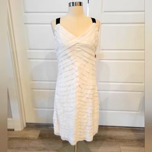SHARON WHITE  TIERED RUFFLE SLEEVELESS SIZE LARGE